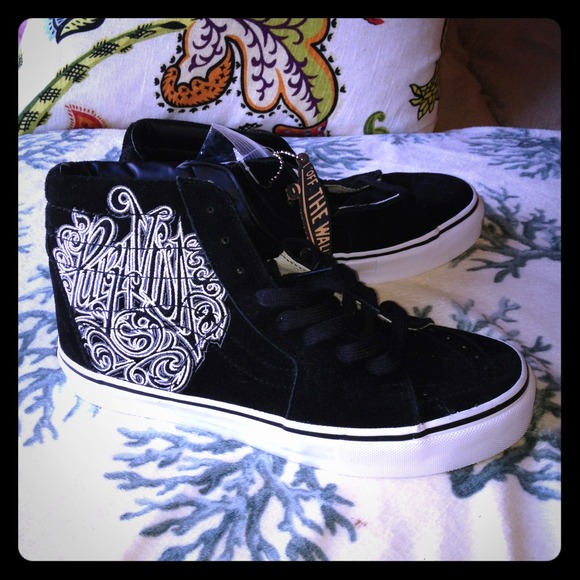 "Pura Vida" Old Skool Vans. NWT! Super Rare!