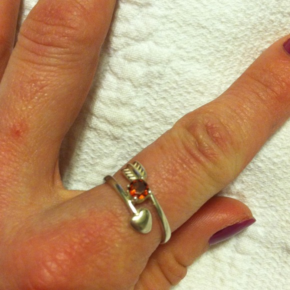 Sterling Silver ring 💍 - Picture 2 of 4