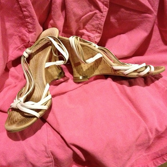 Enzo Angiolini white leather and cork wedge