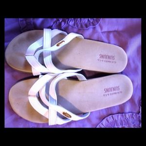 💯% AUTHENTIC NEW with box Bass shoes