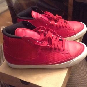Men's 10 red vintage Limited Nike blazer
