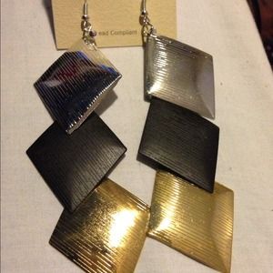 Elegant drop earrings