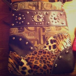+++++TRADE ++++ Guess Shoulder Bag