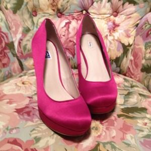 Fuschia heels with diamonds!