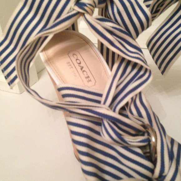 Coach 7.5 strappy heels open toe shoes - Picture 2 of 3