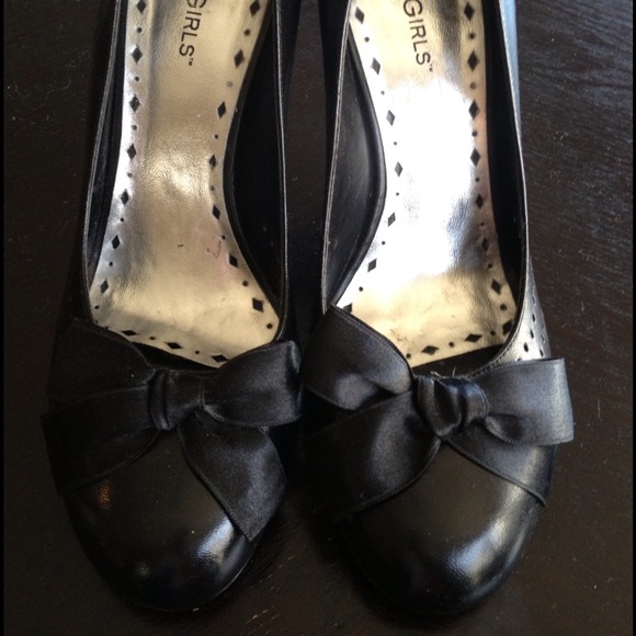 BCBGirls black pumps with bows