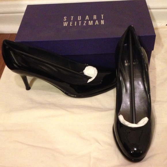 💜REDUCED!💜Black Stuart Weitzman Heels