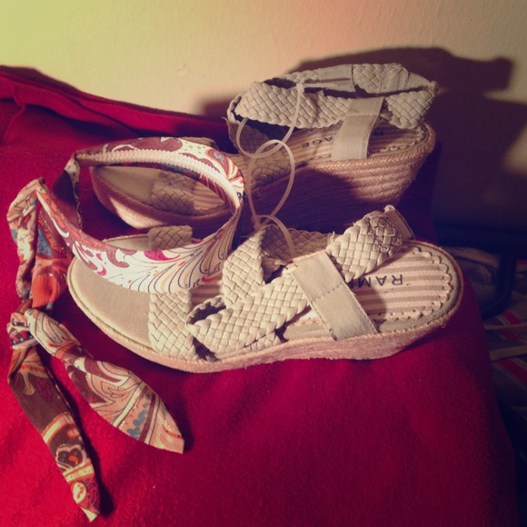 Bundle Sandle and Head band to match!