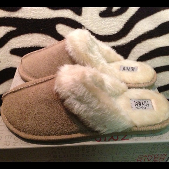 Outdoor/Indoor Tan Slippers