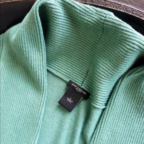 Ann Taylor Sea Foam Green Cross Sweater Large 12 - Picture 4 of 4
