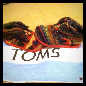 "SOLD"Toddler Toms shoes 👞👞👶