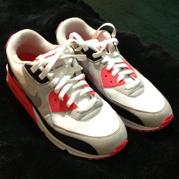 ⬇REDUCED⬇NIKE AIR MAX 90