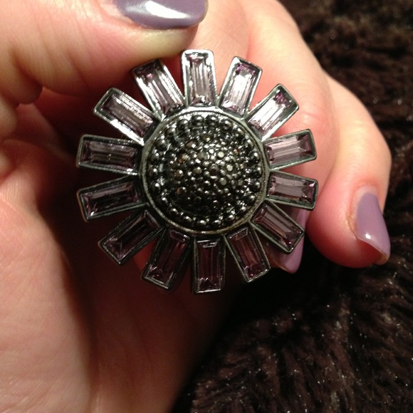 Flower ring - Picture 2 of 3