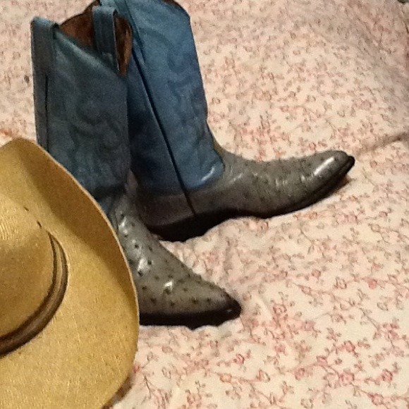 COWBOY BOOTS