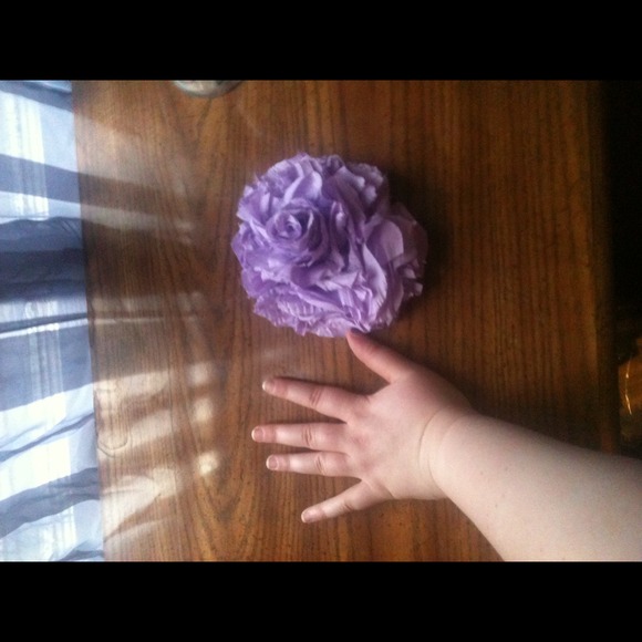 Oversized hair clip! - Picture 2 of 3