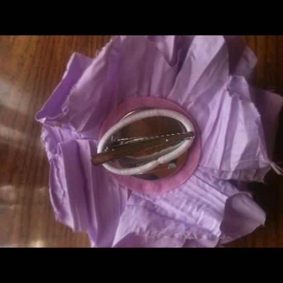 Oversized hair clip! - Picture 3 of 3