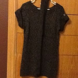 Short-sleeve dark gray sweater