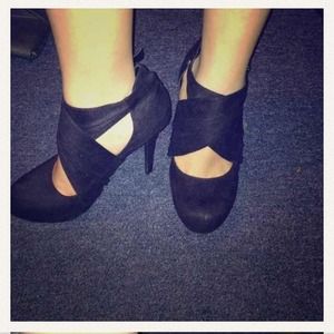 3 pair bundle black heels 😱 reserved