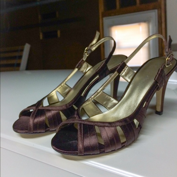 NINE WEST  brown heels. Like new condition. 😊💝🎉 - Picture 1 of 4