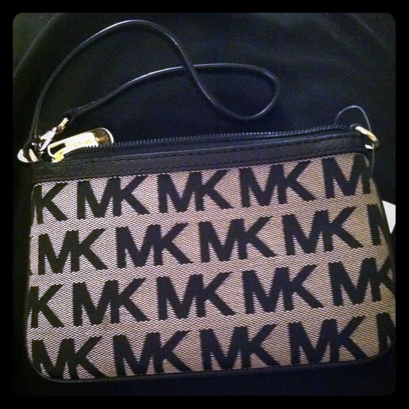 Michael Kors Jet Set Wristlet - NEW with tags!