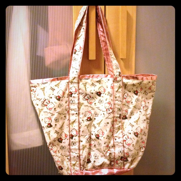 Hello kitty handbag