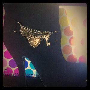SOLD Betsey Johnson Luuceyy ankle boot