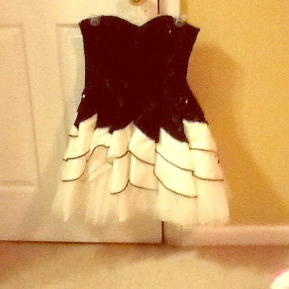 Formal black and white dress