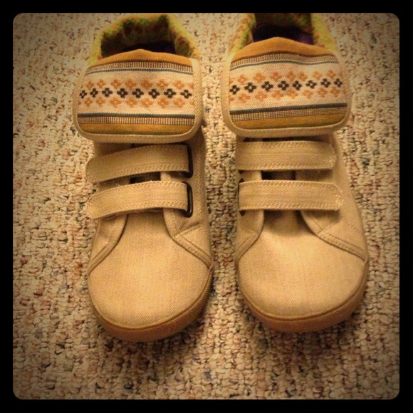Tan sneakers 🚫 RESERVED 🚫