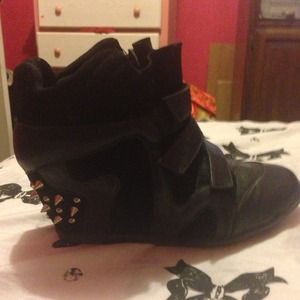 Sneaker wedges!