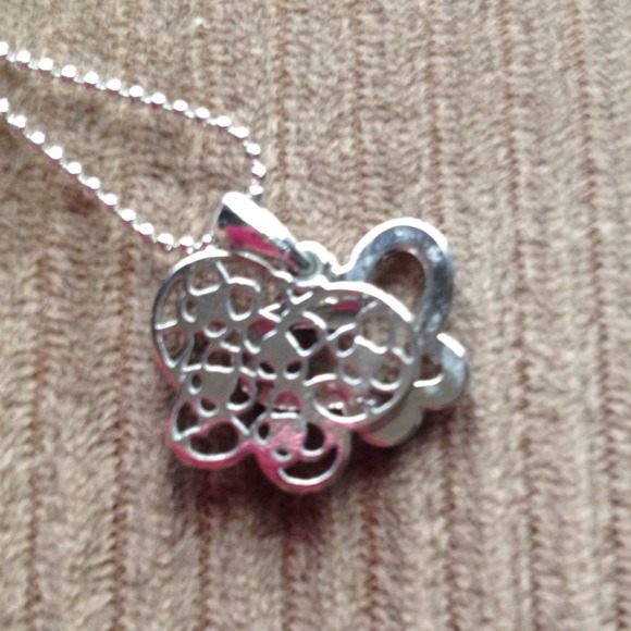 New! Butterfly Pendant Necklace - Picture 4 of 4