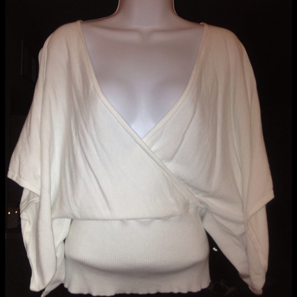 Like New Sexy Lightweight White Top