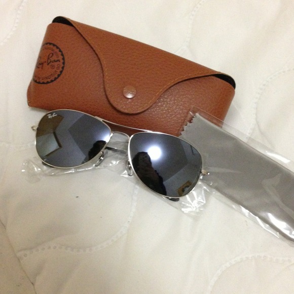 💢SOLD💢 🆕 Ray Ban aviators sunglasses