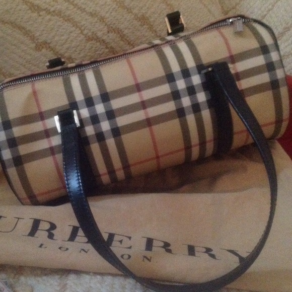 Genuine Burberry barrel purse with duster