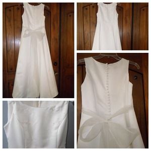 Size 16 young bride maid dress off white.