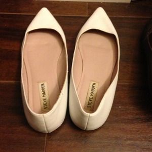 White Steve Madden pointy flats