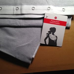 Lululemon Vinyasa reversible scarf