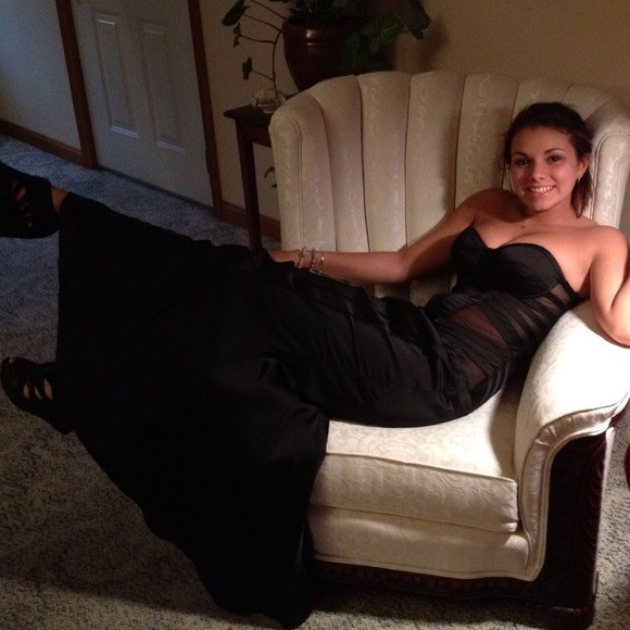 black prom dress - Picture 3 of 4
