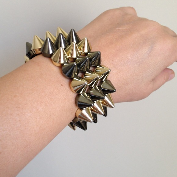 ❌Sold ❌Spike bracelet, fun! - Picture 2 of 3