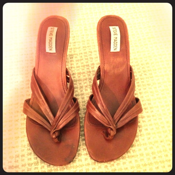 Brown Steve Madden sandals with kitten heel