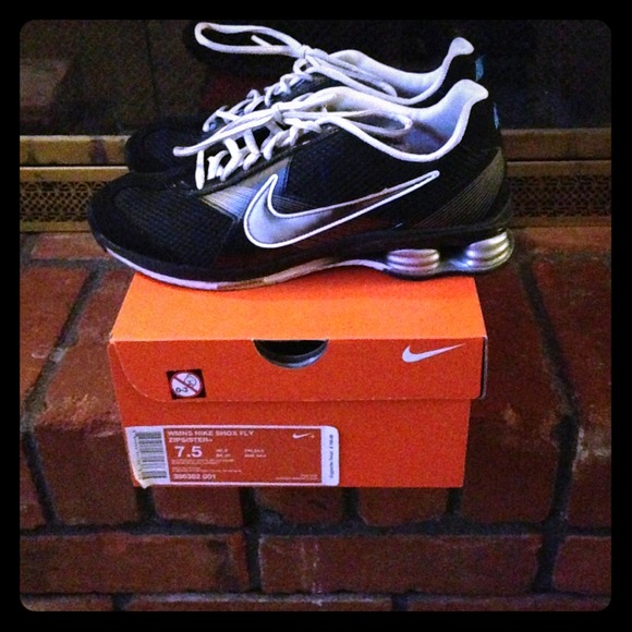 Nike Shox Fly Zipsister