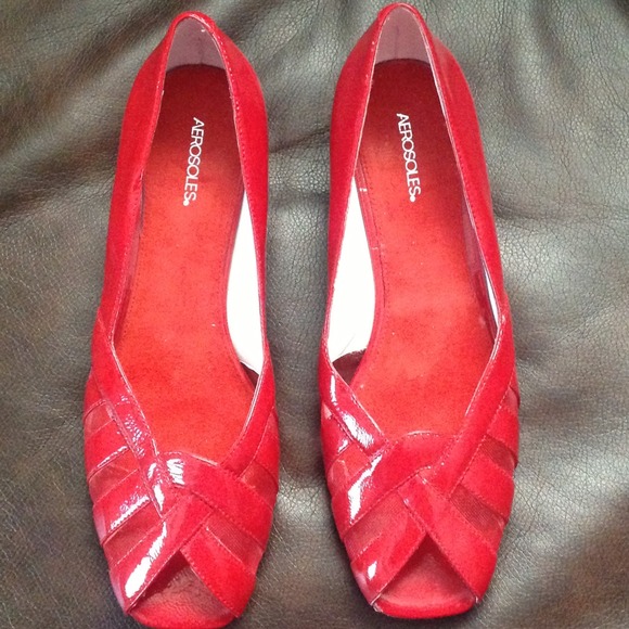 Red wedge shoes