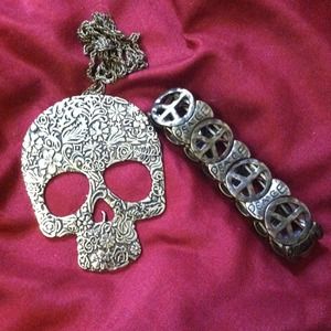 ✂Skull necklace & peace sign bracelet
