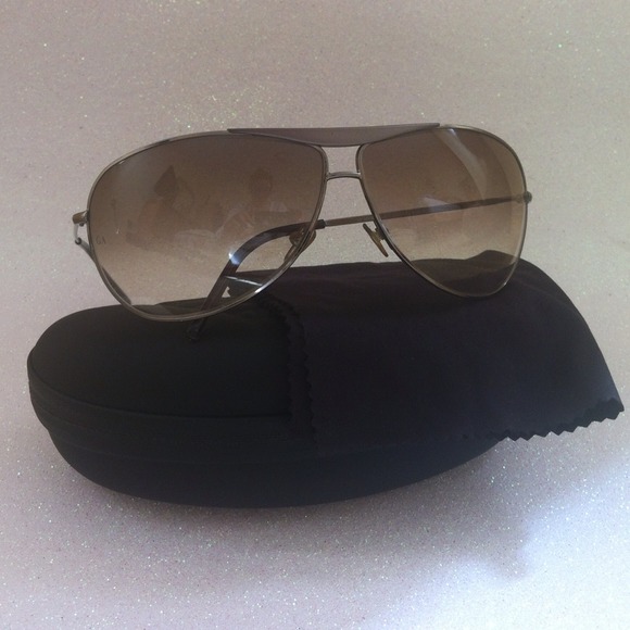 Giorgio Armani sunglasses - Picture 1 of 3