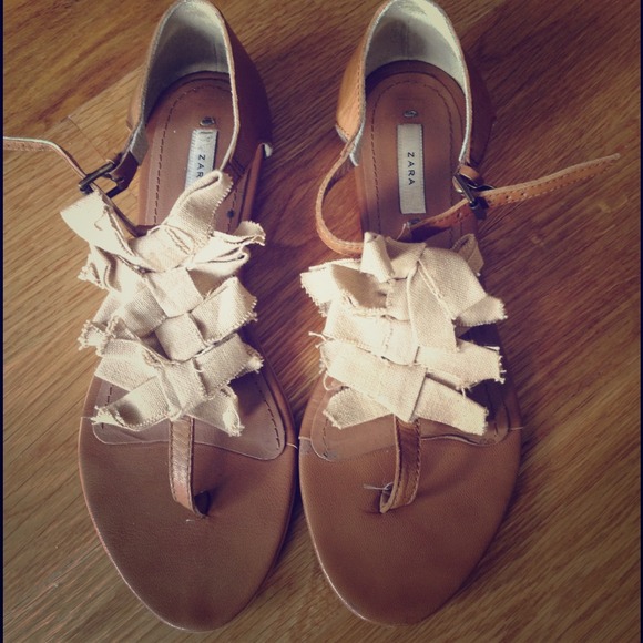 ❗SOLD❗Zara bow sandals size 37/7