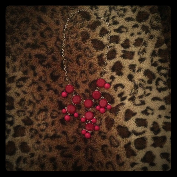 Reserved for Holly!!! Cute pink bubble necklace 💕
