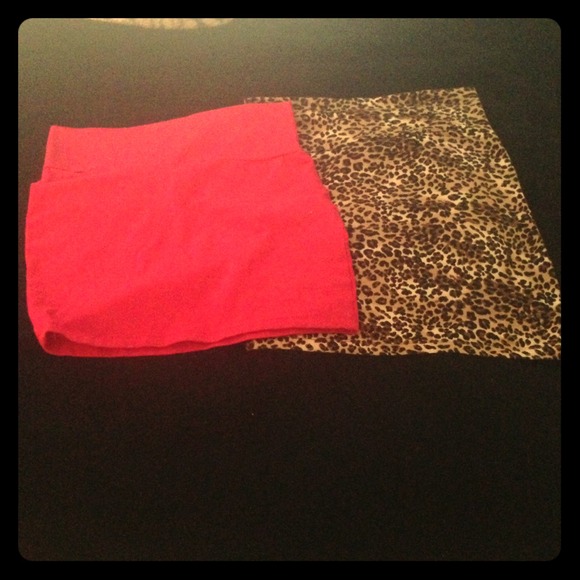 Sold in bundle!!! Bundle BodyCon Skirts!!😍
