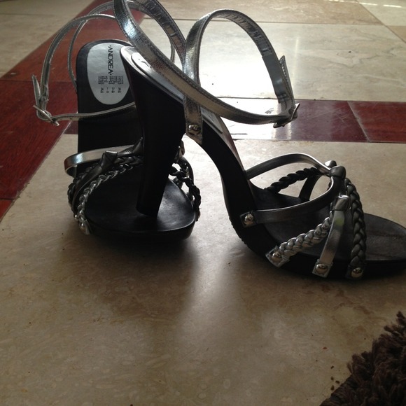 size 7 , 3" heels new in box - Picture 2 of 4