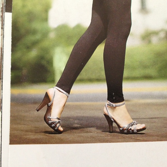 size 7 , 3" heels new in box - Picture 4 of 4