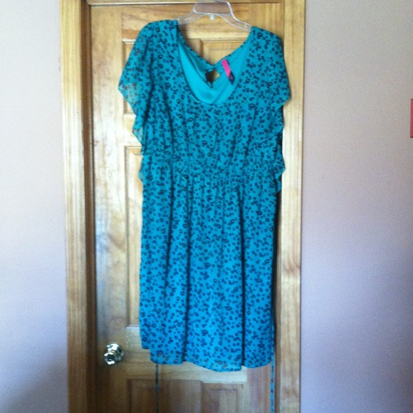 Pure energy plus sized dress size 4