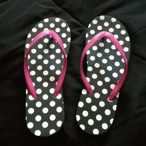 😍Pocka Dot Flip-Flops😍